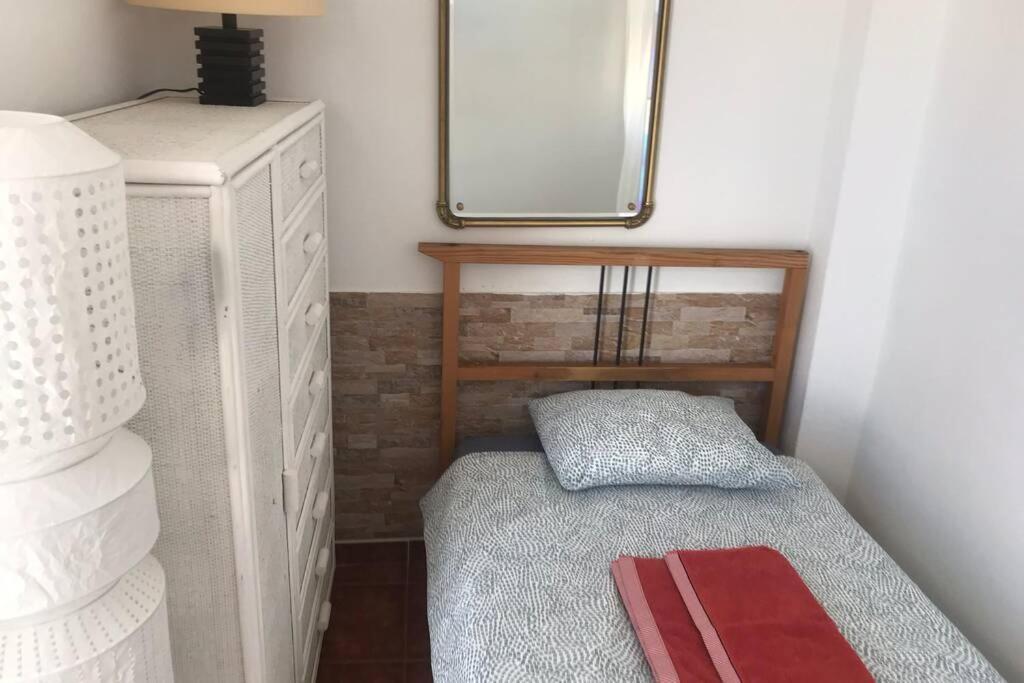 Apartamento Con Azotea Privada Para Parejas Y Familias 科尼尔-德拉弗龙特拉 外观 照片